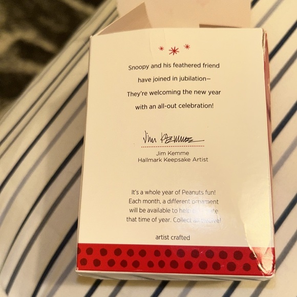 Happiness is Peanuts all year round NEWS YEARS CELEBRATION ornament - Picture 3 of 4
